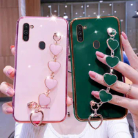 Wrist Bracelet Phone Case For Samsung M11 Case Luxury Heart Chain Plating Cover For Samsung Galaxy M11 M31 M51 A11 M40S Capa