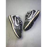NIKE VAPORWAFFLE SACAI BLACK AND WHITE
