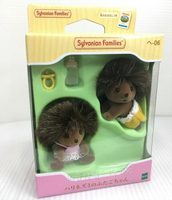 【Fun心玩】EP21780 麗嬰 日本 EPOCH 森林家族 刺蝟雙胞胎 人偶 玩具 扮家家酒 聖誕 生日 禮物