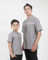 AMK Kemeja Koko Pria Couple Lengan Pendek Mahrez Series Medium Grey Junior Koko Anak XL