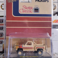 M2 Machines GMC 1976 Sierra Classic Desert Fox
