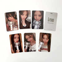 Bộ 6 thẻ Izna LIGHT STICK – Không chỉ là thẻ ảnh đẹp, còn có ký hiệu BEEP, “Who Dat Girl”, TIMEBOMB;
