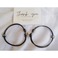 GELANG MAGNET COUPLE INISIAL HURUF KOTAK CUSTOM PRIA WANITA BAHAN TALI KOREA PREMIUM WATERPROOF