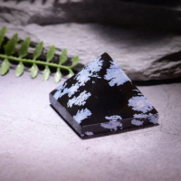 【SmileRocks 石麥】石麥水晶原礦 雪花黑曜石金字塔 No.080730141(SmilePad 6X9底板)