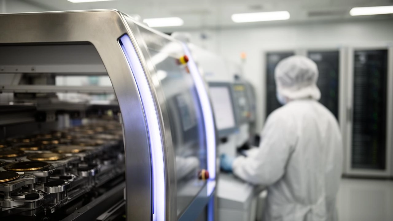 A-Root Subsidiary NSRC to Supply Lithography Equipment to Taiwanese Power Semiconductor Maker, Entering AI Data Center Supply Chain