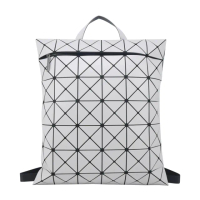 【ISSEY MIYAKE 三宅一生】BAOBAO 6x7幾何方格霧面後背包(淺灰)