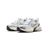 NIKE 耐吉 Nike V2K Run Summit White Metallic Silver 金屬銀 FD0736-100