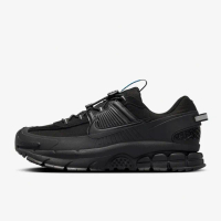 【NIKE 耐吉】ZOOM VOMERO ROAM 男鞋 慢跑鞋 運動鞋 休閒鞋 厚底 黑武士 黑(FV2295002)