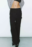 Urban Revivo UR冬季新款女装潮酷铆钉装饰按扣高腰喇叭裤UYV640027