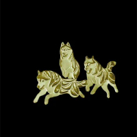 Trendy Siberian Husky in action animal brooches men brooches fashion jewelry hand of king
