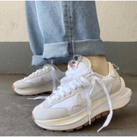路飛正品潮鞋 Sacai x Nike Vaporwaffle聯名 奶油白 解構 白 米白 雙勾 DD1875-100