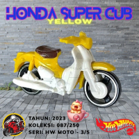 Hot Wheels 2023 Honda Super Cub Yellow Mainan Motor Diecast Model Miniatur 1:64 Santai Lucu Unik Ker