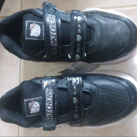 sepatu anak cewek skechers skecher hello kitty terlaris laris best seller sepatu sekolah hitam