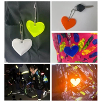Child Safety Reflector Key Ring Heart-shaped Ultra Reflective Gear Keychain for Clothing Bags Backpacks Strollers Wheelchairs