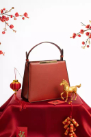 Vedlyn Vedlyn Kate T small Special Chinese Edition tas wanita hand bag dan selempang - Maroon Reslet