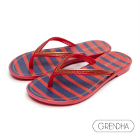 (夏日休閒推薦鞋)Grendha 海洋風紅藍條紋人字鞋-紅色/金