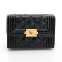 【CHANEL 香奈兒】BOY 金扣 黑色 小牛皮 卡片夾 錢包 皮夾(A80603B0149094305)