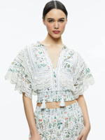 เสื้อเบลาส์ผู้หญิงแขนยาว Tabitha Lace Button Front Cropped หลากสี