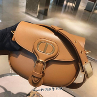 Wowo代購 全新正品Dior 迪奧女包 BOBBY CD字母 抛光小牛皮馬鞍包 肩背包 斜背包 M9317UMOL