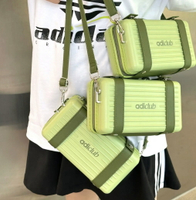 帝安諾 實體店面 ADIDAS 硬殼包 小箱包 包包 斜背包 相機包 日常穿搭 內有夾層 國外限定 草綠色 綠色 青草綠