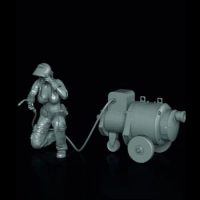 1/35 Unpainted Resin Figure Garage Kit 1 Figure With Accessories