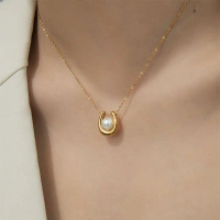 U-shaped Pearl French Titanium Steel Simple High-end Necklace with Light Luxury Commuting Niche Desi