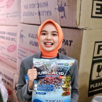 Humic Acid 10 kg - Penyubur Tanah, Serbuk  organik untuk Menggemburkan Tanah Keras dan Memulihkan Un