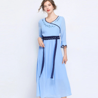 【A’bella 艾貝菈】水藍刺繡小花邊Y領喇叭七分袖洋裝(中大尺碼/L-5XL)