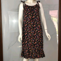 Daster Tali Spaghetti Motif Bunga Kecil Warna Hitam untuk Keseharian