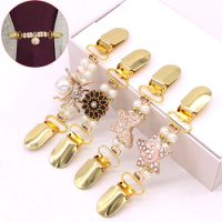Women Beads Cardigan Collar Clip Sweater Shawl Clips Brooches Crystal Charm Brooch Pins Jewelry with Duck-mouth Clip Holder