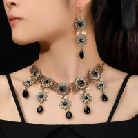 ETHNIC NECKLACE EARRINGS SET