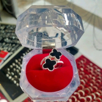 Cincin Van Cleef ( Cincin Wanita )