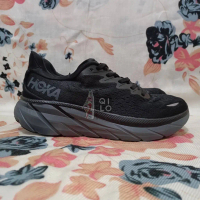 Sepatu Pria Hoka Clifton 8 Triple Black