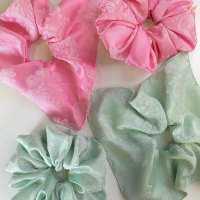 Cột Tóc Scrunchies Vuông Gấm Lụa Cỡ Lớn Hoạ Tiết Hoa Hải Đường Phong Cách Retro Cổ Điển Cho Nữ Handm