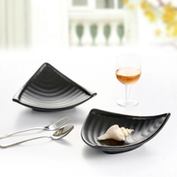 密胺三角盤子黑色仿瓷塑料餐具日韓式磨砂點心小吃料理涼菜盤