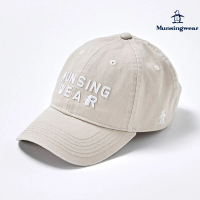 【Munsingwear】企鵝牌 男款淺卡其色企鵝刺繡高爾夫LOGO帽 MGSJ0C04