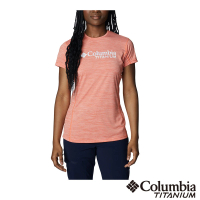 【Columbia 哥倫比亞 官方旗艦】女款-鈦 LOGO 快排短袖上衣-橘紅(UAK52540AH / 2023年春夏)