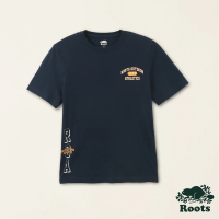 【Roots】Roots男裝-戶外玩家系列 LOGO設計有機棉短袖T恤(深藍色)
