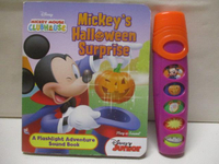 【書寶二手書T4／少年童書_MSM】Mickey's Halloween Surprise_附手電筒