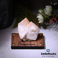 【SmileRocks 石麥】菠蘿蜜白水晶簇 5.7x5.3x6.6cm(淨化水晶 附SmilePad Stand 6X9底板)