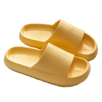 【EZlife】雲朵麵包柔軟回彈厚底防滑拖鞋(贈噴霧筆2支 款式顏色隨機)