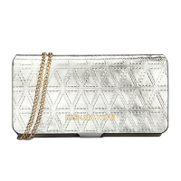 MICHAEL KORS 幾何摺線壓紋金屬皮革斜背鏈帶翻蓋式手機包-璀璨銀色