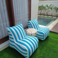 Kursi Santai Garis Biru Putih untuk Ruang Tamu dan Taman dengan Bantal dan Meja Kecil Ideal untuk Re