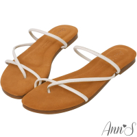 (季末換季出清)Ann’S水洗牛皮-簡單不簡單圓條夾腳細帶小羊皮平底涼拖鞋-白