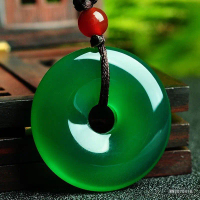 จี้หัวเข็มขัดสันติภาพ Jadeite สีเขียวธรรมชาติ, จี้สร้อยคอลูกปัดอาเกตสีเขียวอิมพีเรียล, Junyu
