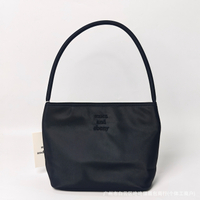 ตลาดเฉพาะกลุ่มของเกาหลี mucu and ebony กระเป๋าโท้ทผู้หญิง ทำจากไนลอน แบบหิ้ว แมตช์ทุกลุค สำหรับไปทำง