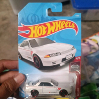 Hot wheels Nissan skyline gt-r bnr32 white