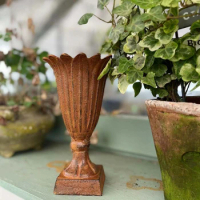 Cast Iron Square Bottom Tulip Trophy Ornament American Vintage Rust Decorative Vase Creative Flower Pots for Plants Flowers