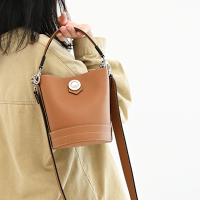 MOYNAT BALUCHON BB小牛皮兩用水桶包(淺咖)