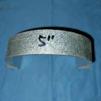 Klem/clamp pipa / omega 5\ inch Galvanis ( Bahan Tebal )"